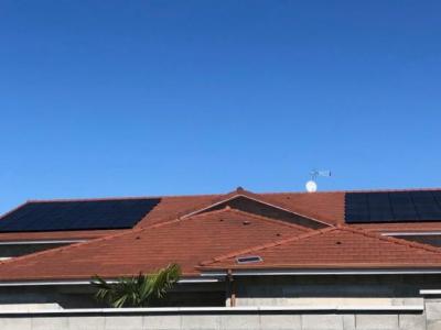 Pose de panneaux solaires par SNE à Bourgoin Jallieu